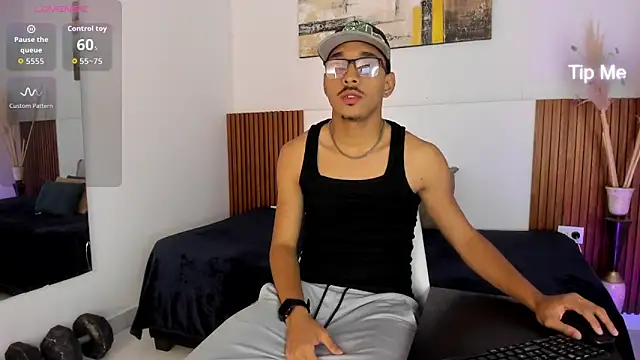 Julian Dark  online show from 02.06.26