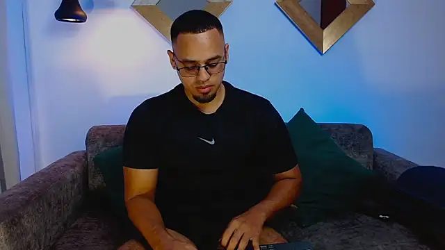 NikoSantoss online show from 01.08.26