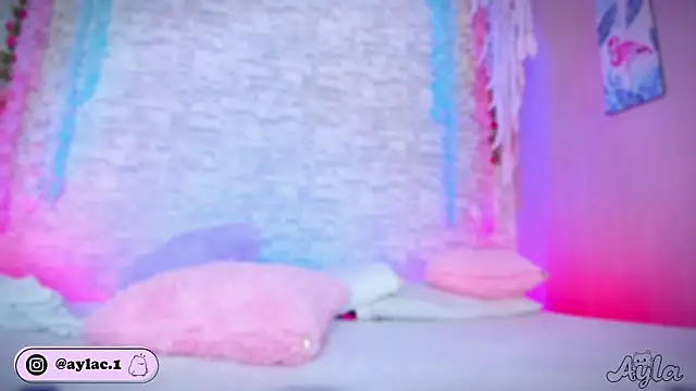 ayla lux online show from 03.30.26