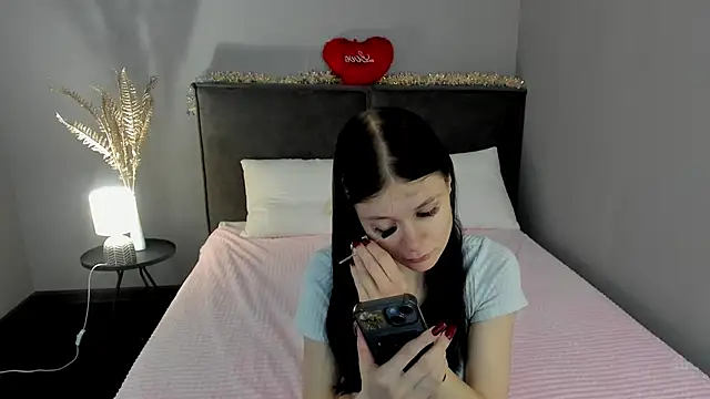 Snapshot of SkinyJoys chatting on 02.20.26 SkinyJoys online show from 02.20.26