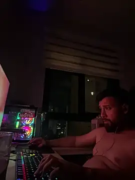 NinoEstouranel online show from 01.12.26