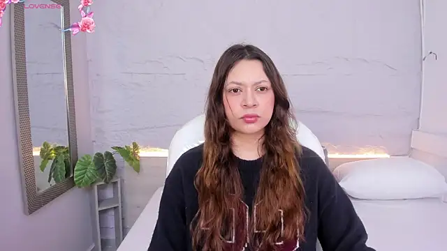 lanna 18  online show from 05.05.26