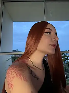 Snapshot of alesziarose_ chatting on 02.15.26 alesziarose online show from 02.15.26