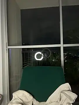 Snapshot of alesziarose_ chatting on 02.27.26 alesziarose online show from 02.27.26