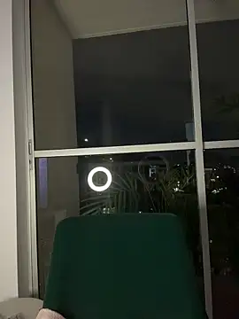 Snapshot of alesziarose_ chatting on 03.01.26 alesziarose online show from 03.01.26