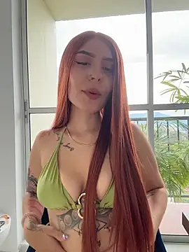 Snapshot of alesziarose_ chatting on 03.17.26 alesziarose online show from 03.17.26