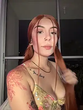 Snapshot of alesziarose_ chatting on 03.27.26 alesziarose online show from 03.27.26