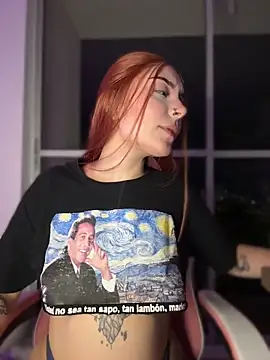 Snapshot of alesziarose_ chatting on 04.12.26 alesziarose online show from 04.12.26