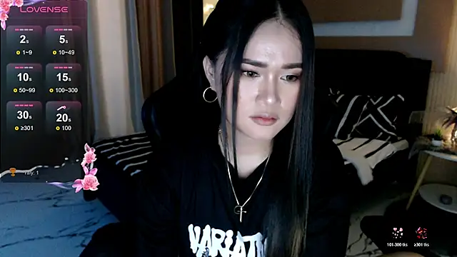 Snapshot of simplykhate chatting on 05.25.26 simplykhate online show from 05.25.26