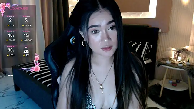 Snapshot of simplykhate chatting on 06.04.26 simplykhate online show from 06.04.26
