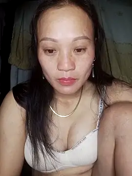 Snapshot of Piu_18 chatting on 03.29.26 Piu 18 online show from 03.29.26