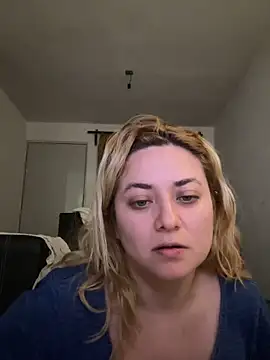 Lililuxx online show from 04.20.26