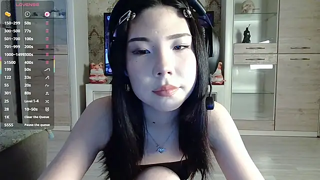 AprilOnilll online show from 02.20.26