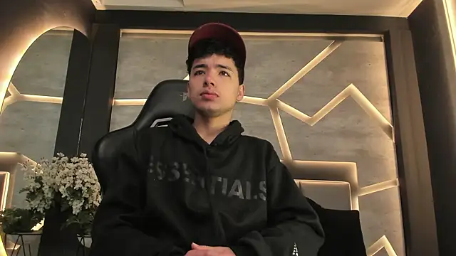 Snapshot of Matt_Wolf_ chatting on 01.10.26 Matt Wolf online show from 01.10.26