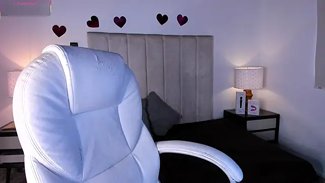 Snapshot of _ttaylor_ chatting on 02.13.26 ttaylor online show from 02.13.26