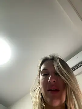 Snapshot of IssabelXO chatting on 01.18.26 IssabelXO online show from 01.18.26