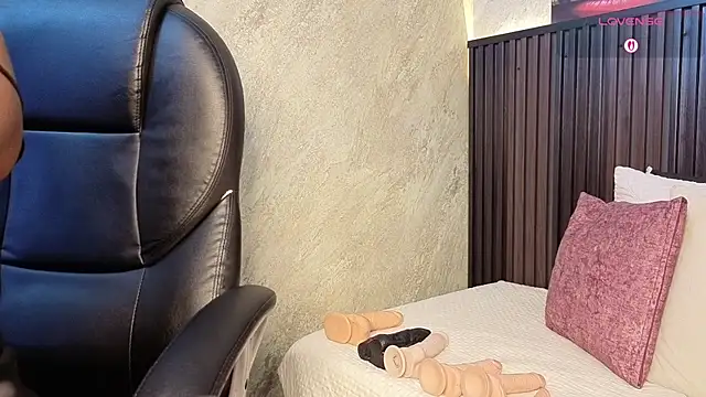 tanisha  lux online show from 03.29.26