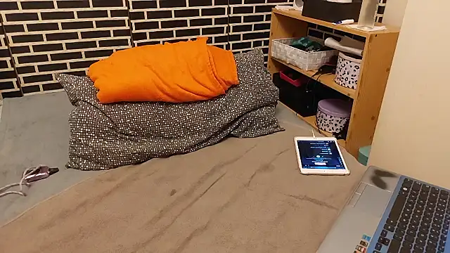 Spatgirl online show from 02.26.26