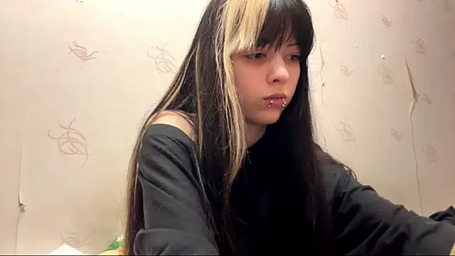 Snapshot of VeraDaisy chatting on 02.11.26 VeraDaisy online show from 02.11.26