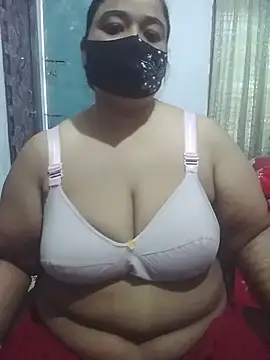 momo loves online show from 02.11.26