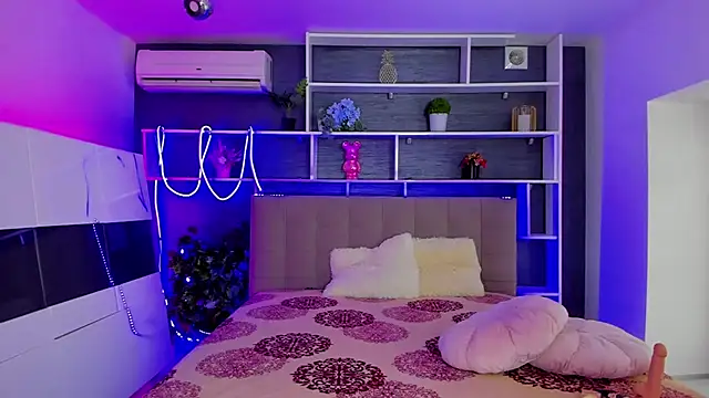 StephieRousee online show from 02.02.26