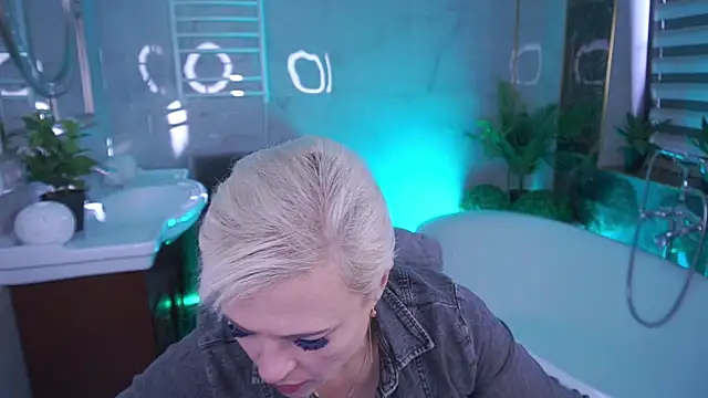 CrystalVibe online show from 04.15.26