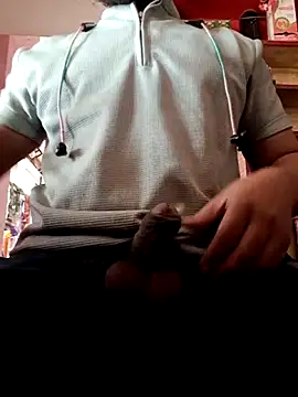 RaiStarrrr0-9 online show from 02.02.26