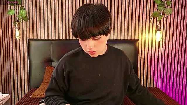 Snapshot of Hiddenhotcake chatting on 04.23.26 Hiddenhotcake online show from 04.23.26