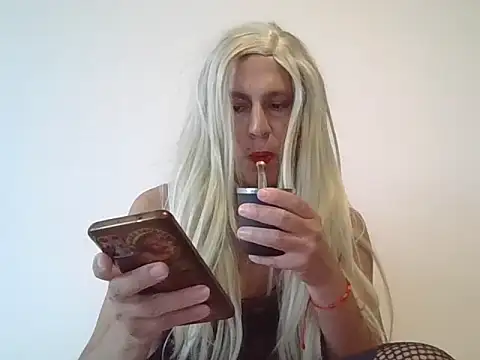 Snapshot of lorenacrossdreser chatting on 01.15.26 lorenacrossdreser online show from 01.15.26