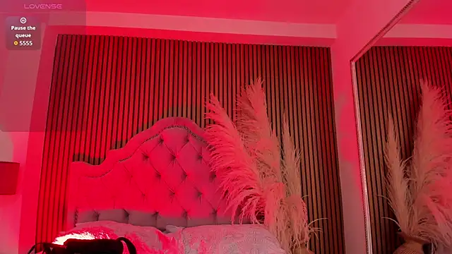 Violett hott  online show from 02.07.26