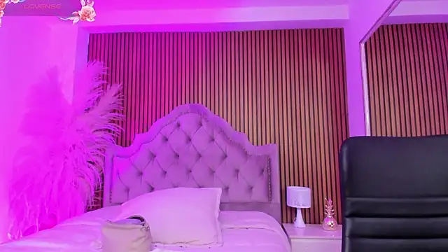 Violett hott  online show from 03.16.26