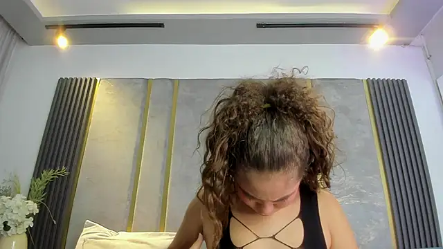 Snapshot of CamilaCastillo chatting on 03.27.26 CamilaCastillo online show from 03.27.26