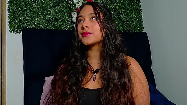 AnnaSmiles online show from 04.13.26