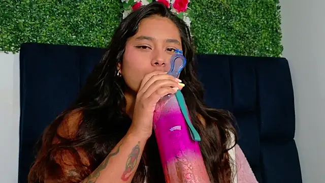 AnnaSmiles online show from 04.14.26