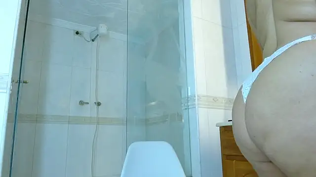 Snapshot of Collins_luna chatting on 02.07.26 Collins luna online show from 02.07.26