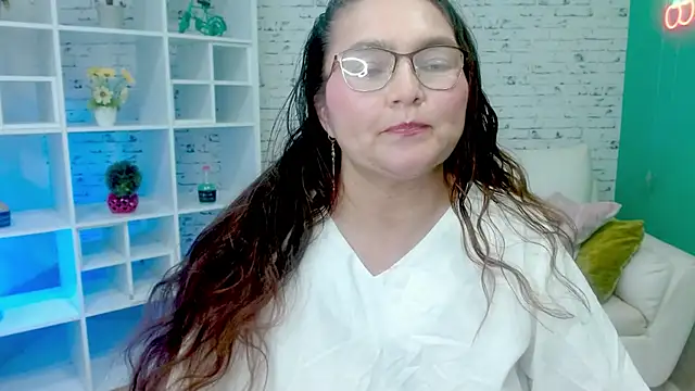 elena milf1 online show from 01.08.26