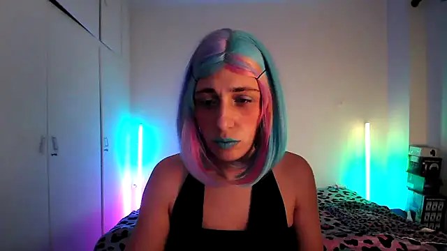 HoneyValentine online show from 03.28.26