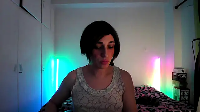 HoneyValentine online show from 04.13.26