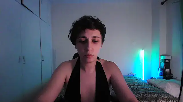 Snapshot of HoneyValentine chatting on 06.20.26 HoneyValentine online show from 06.20.26