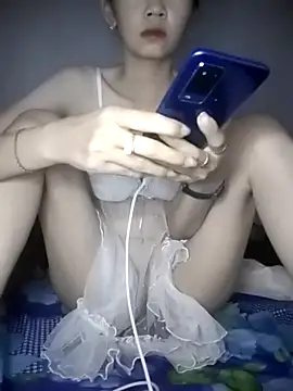 Snapshot of -Nicole-e chatting on 01.13.26 -Nicole-e online show from 01.13.26