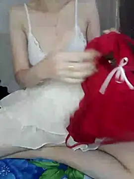 Snapshot of -Nicole-e chatting on 01.14.26 -Nicole-e online show from 01.14.26