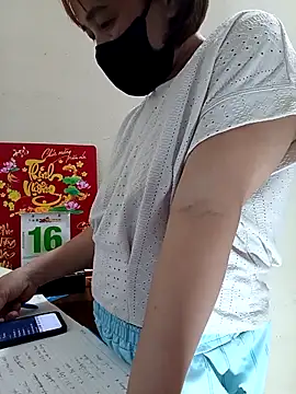 Snapshot of Lyna_sexy24 chatting on 03.17.26 Lyna sexy24 online show from 03.17.26