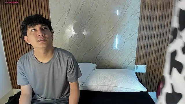 Snapshot of benji_and_nathan chatting on 01.14.26 benji and nathan online show from 01.14.26