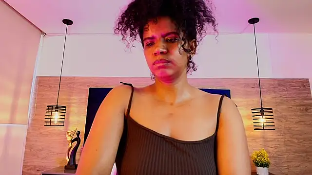 Snapshot of Ellie-Alves chatting on 05.12.26 Ellie-Alves online show from 05.12.26