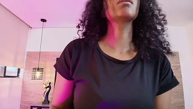 Snapshot of Ellie-Alves chatting on 07.17.26 Ellie-Alves online show from 07.17.26