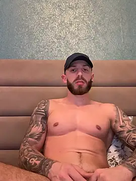 Snapshot of TattoMuscleGuy chatting on 01.10.26 TattoMuscleGuy online show from 01.10.26