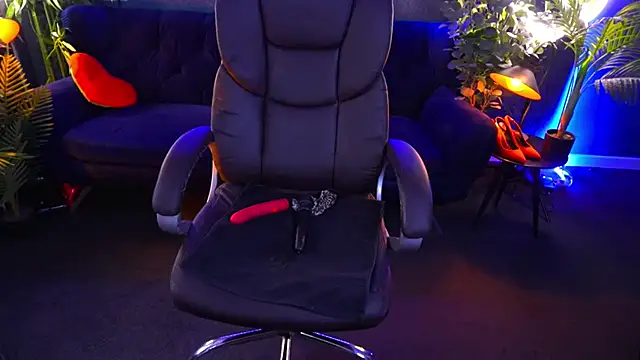 Snapshot of Dafni_Monn chatting on 02.25.25 Dafni Monn online show from 02.25.25