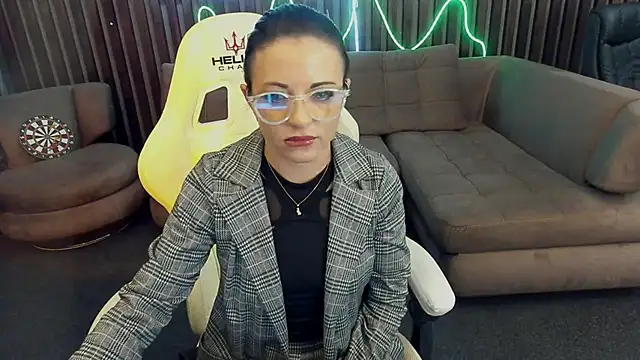 Snapshot of Dafni_Monn chatting on 09.19.25 Dafni Monn online show from 09.19.25