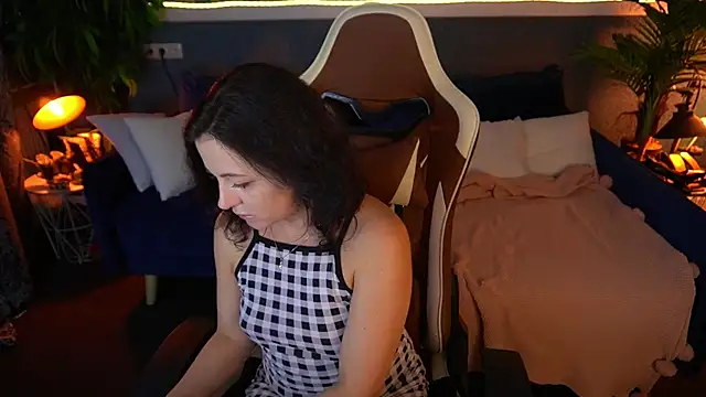 Snapshot of Dafni_Monn chatting on 07.14.26 Dafni Monn online show from 07.14.26
