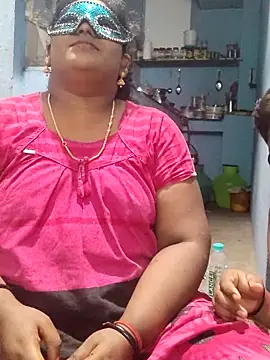 Snapshot of divyasree1431 chatting on 03.18.26 divyasree1431 online show from 03.18.26